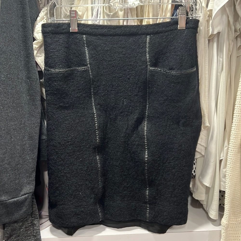 BCBG pencil skirt